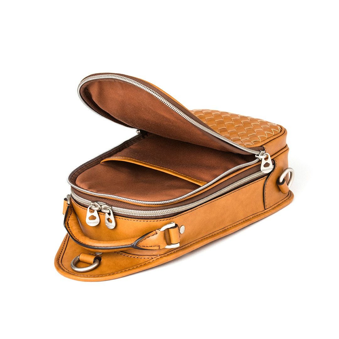 analogic ブラウンカーキ　レザーボディバッグ Prada ブラウンレザークロスボディバッグ () IFCHIC.COM