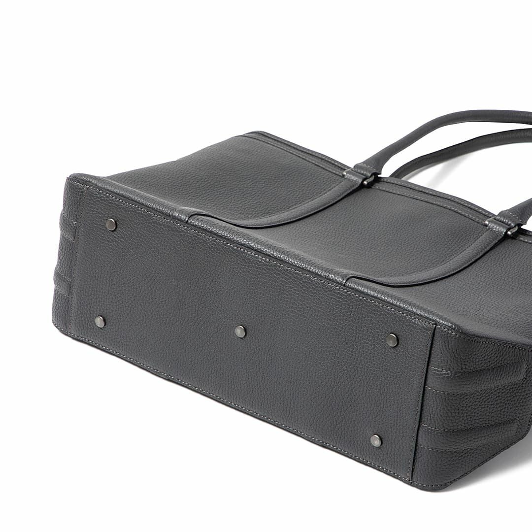 【美品・定価85,800円】 hinn エンボスレザー ビジネスバッグ エンボス レザー ブリーフケース ビジネスバッグ