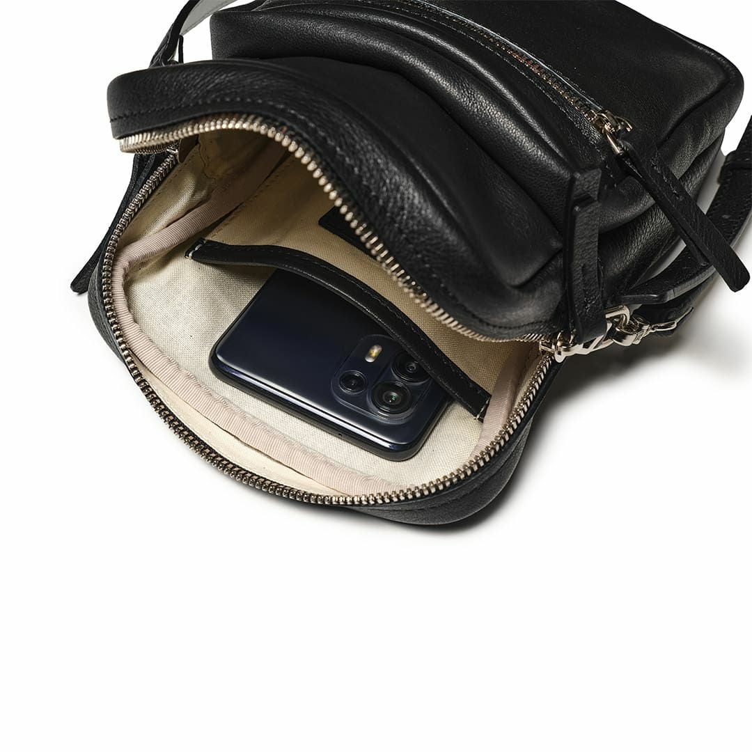 HERGOPŌCH エルゴポック ボディバッグ ショルダーバッグ ブラックレザー BLACK COLLECTION ショルダーバッグ 展開店舗限定 | エルゴポック公式